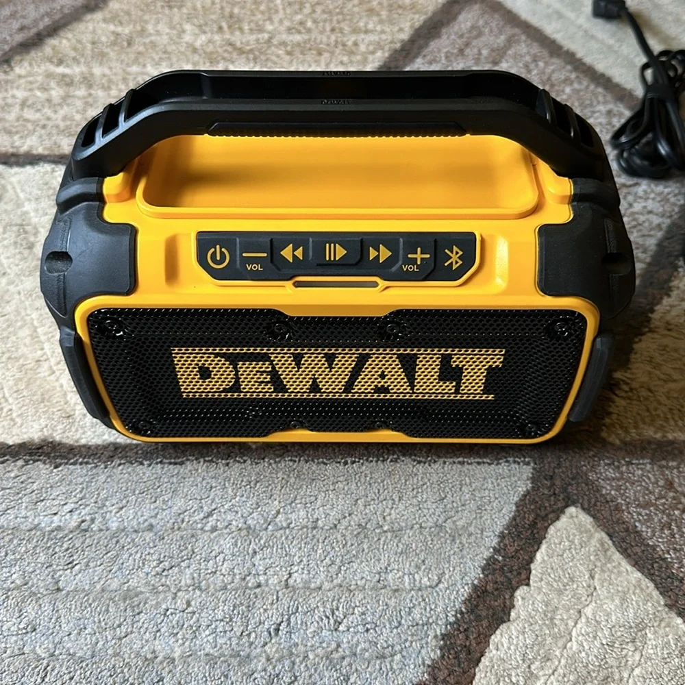 DeWALT BT SPEAKER, CHARGER & BATTERY - Picture 2 of 15